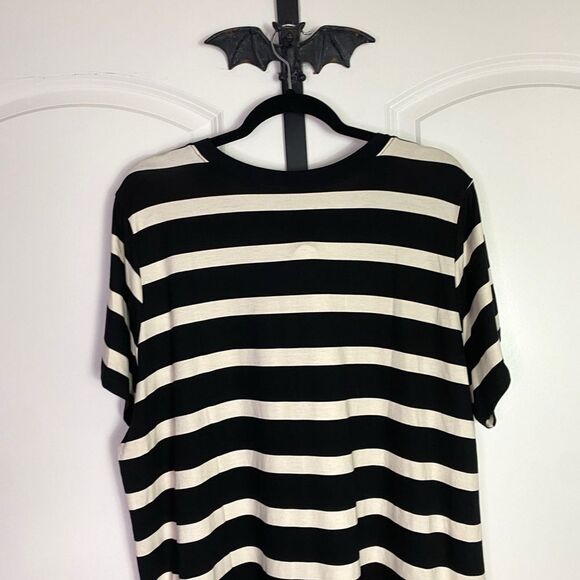 Torrid Black and Cream Striped Top - Picture 8 of 13